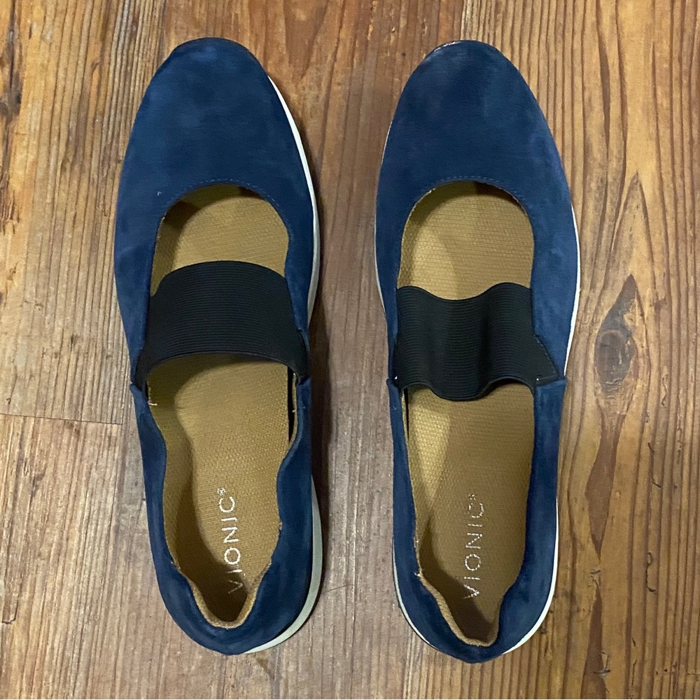 Vionic women’s shoes size 11